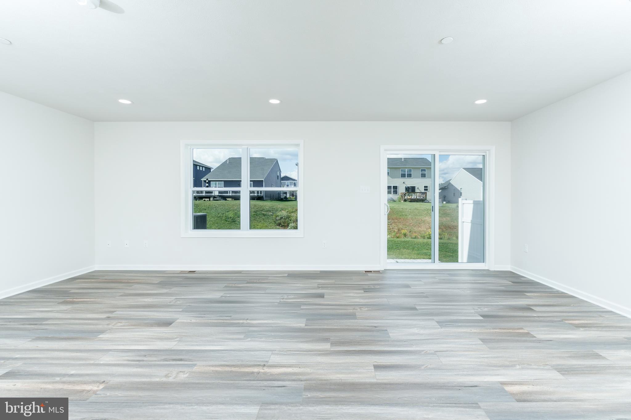 GRAYS POINTE - Residential