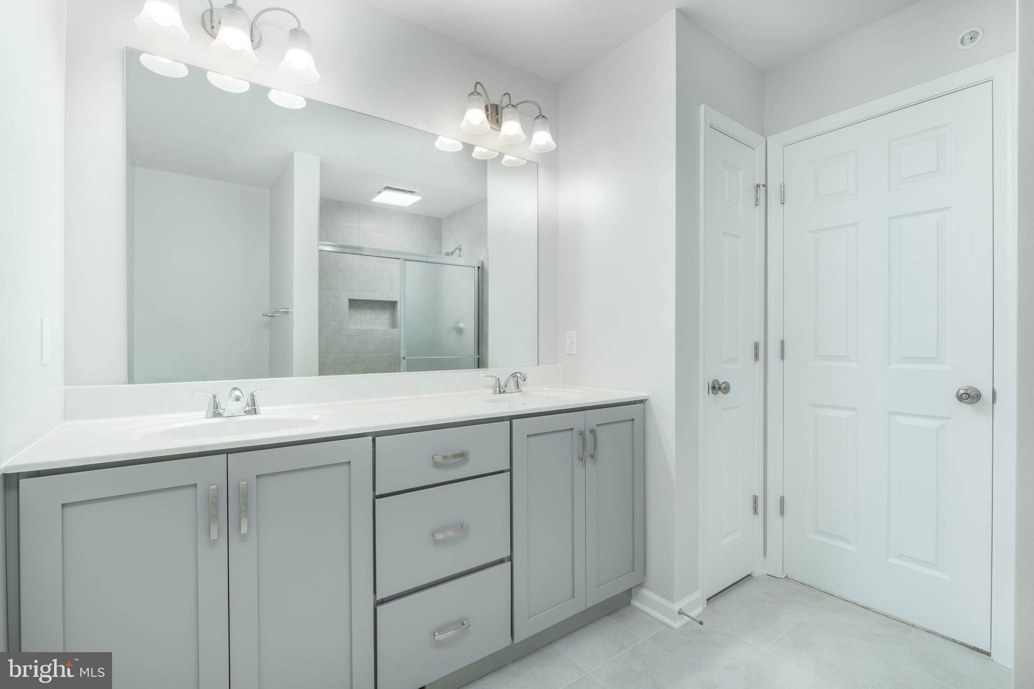 GRAYS POINTE - Residential