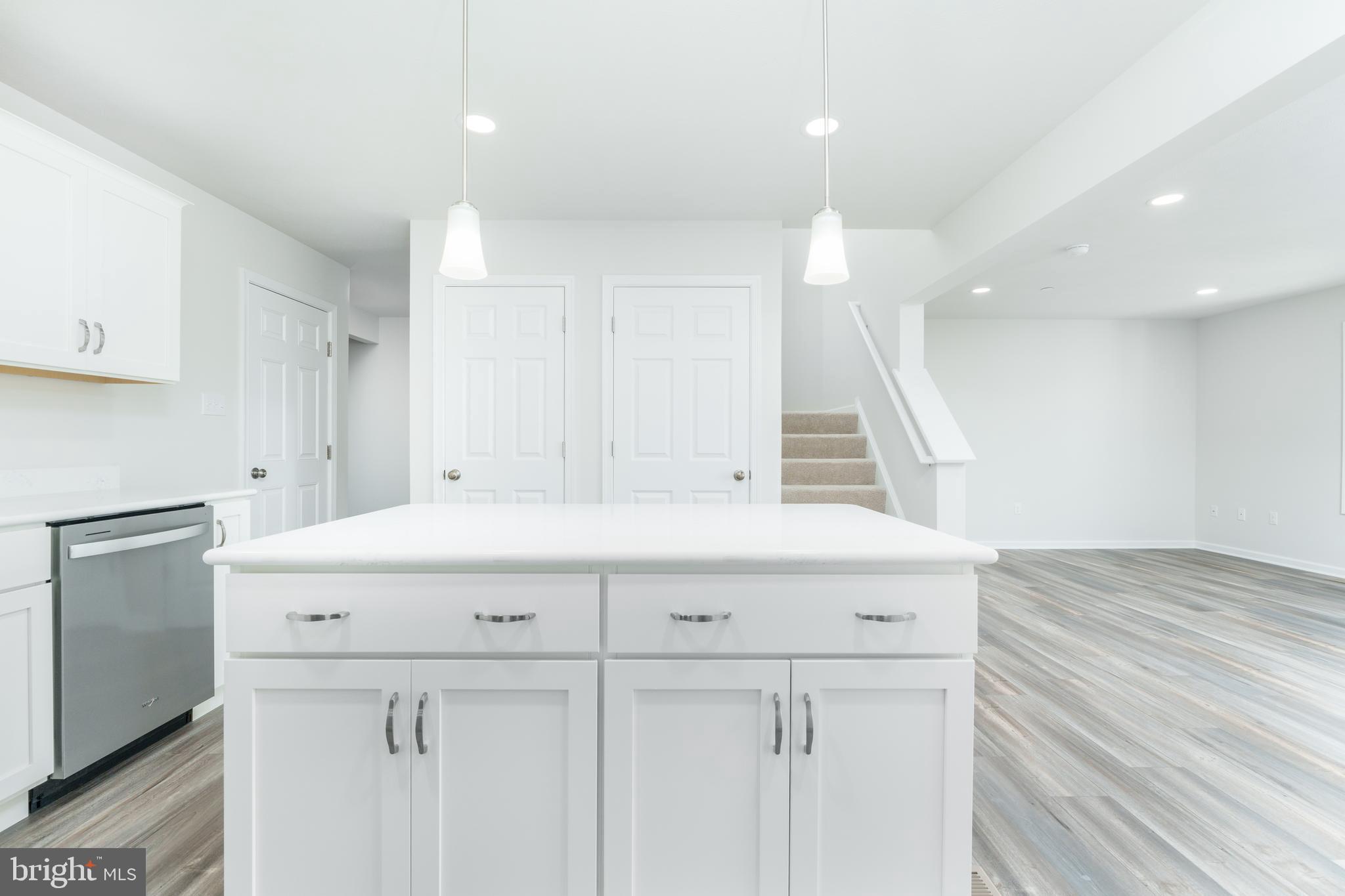 GRAYS POINTE - Residential