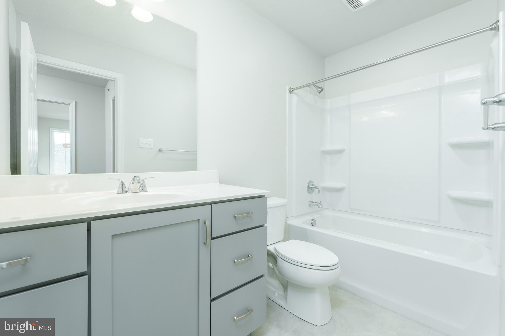 GRAYS POINTE - Residential