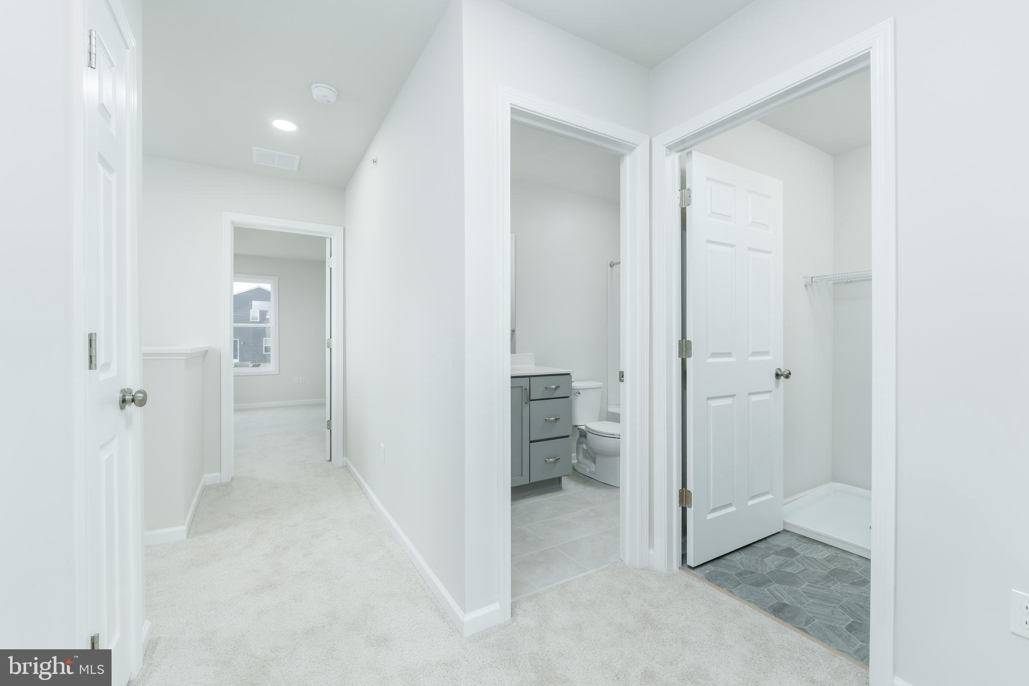 GRAYS POINTE - Residential