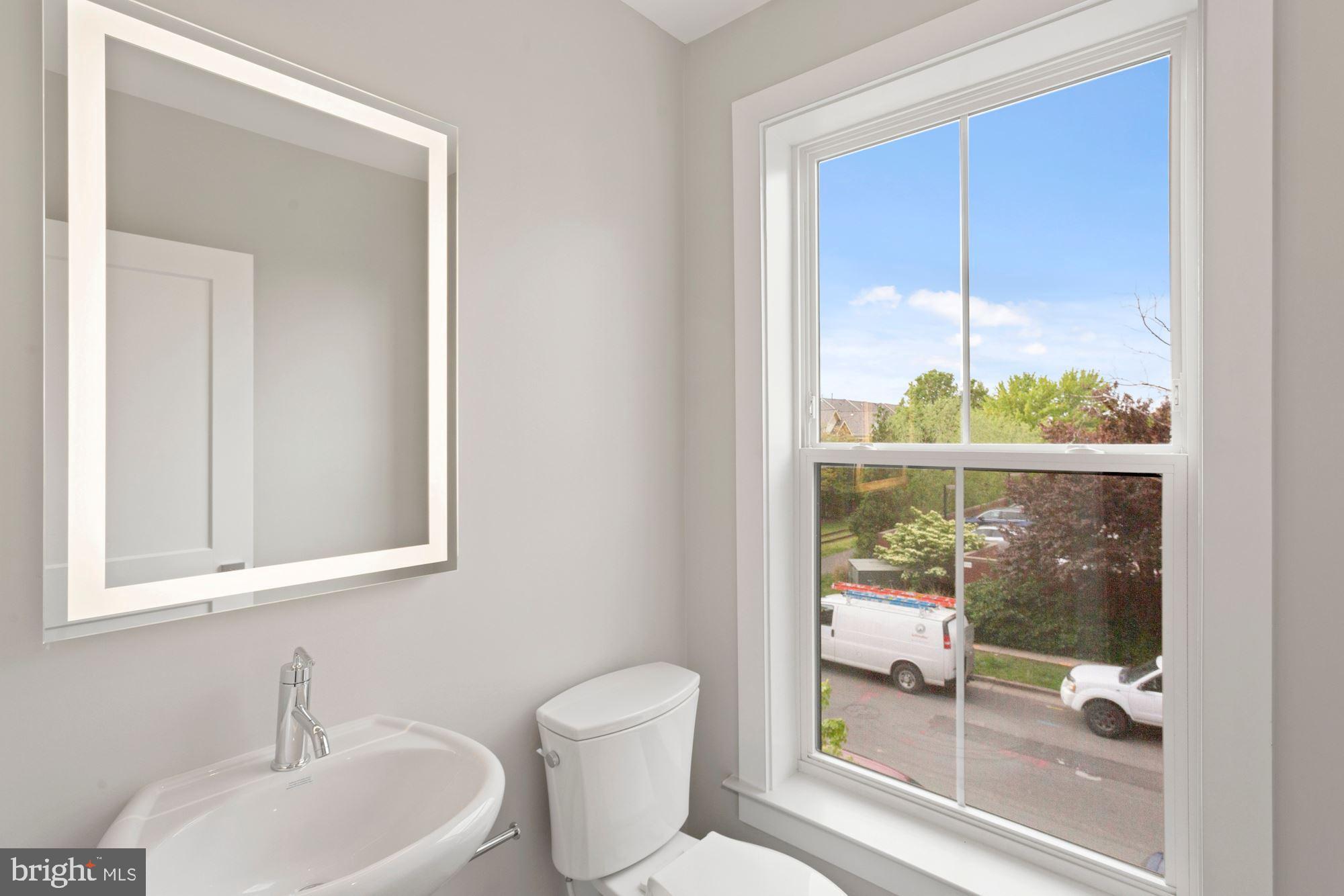 OLD TOWN ALEXANDRIA - Residential Lease