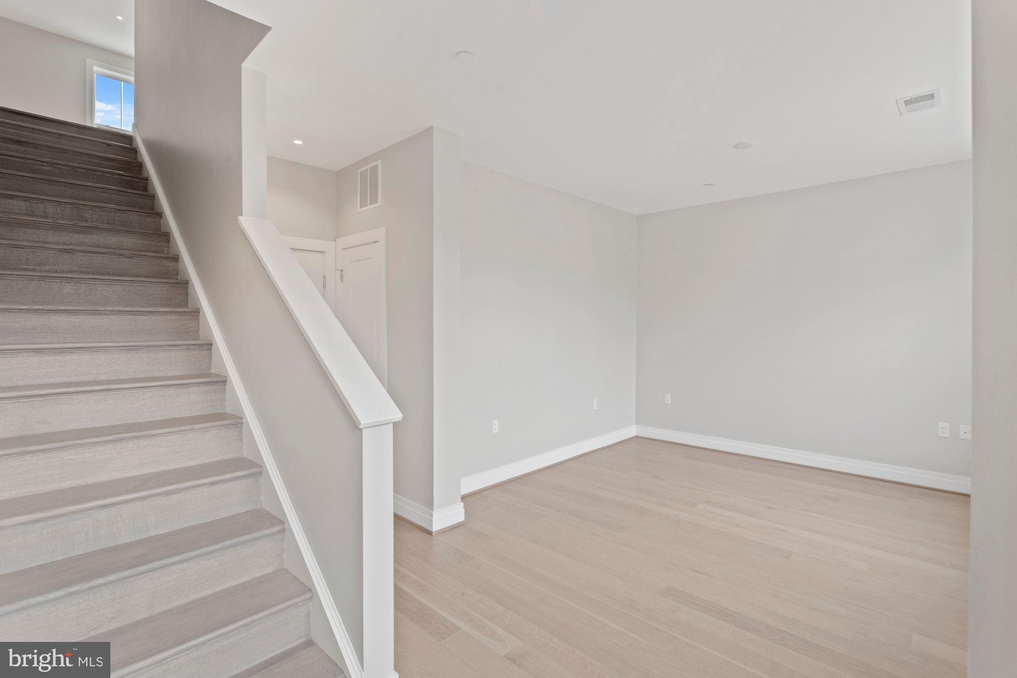 OLD TOWN ALEXANDRIA - Residential Lease