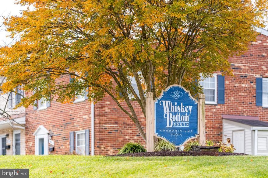 Howard County! Great property, amazing location in development, parking next to the property.
Recent Upgrade: new stove, new microwave, brand new hardwood floors, brand new water heater with alarm, upgraded bathroom, upgraded kitchen. Washer, dryer and refrigerator included. Brand new concrete front patio. WHISKEY BOTTOM SOUTH FHA APPROVED.