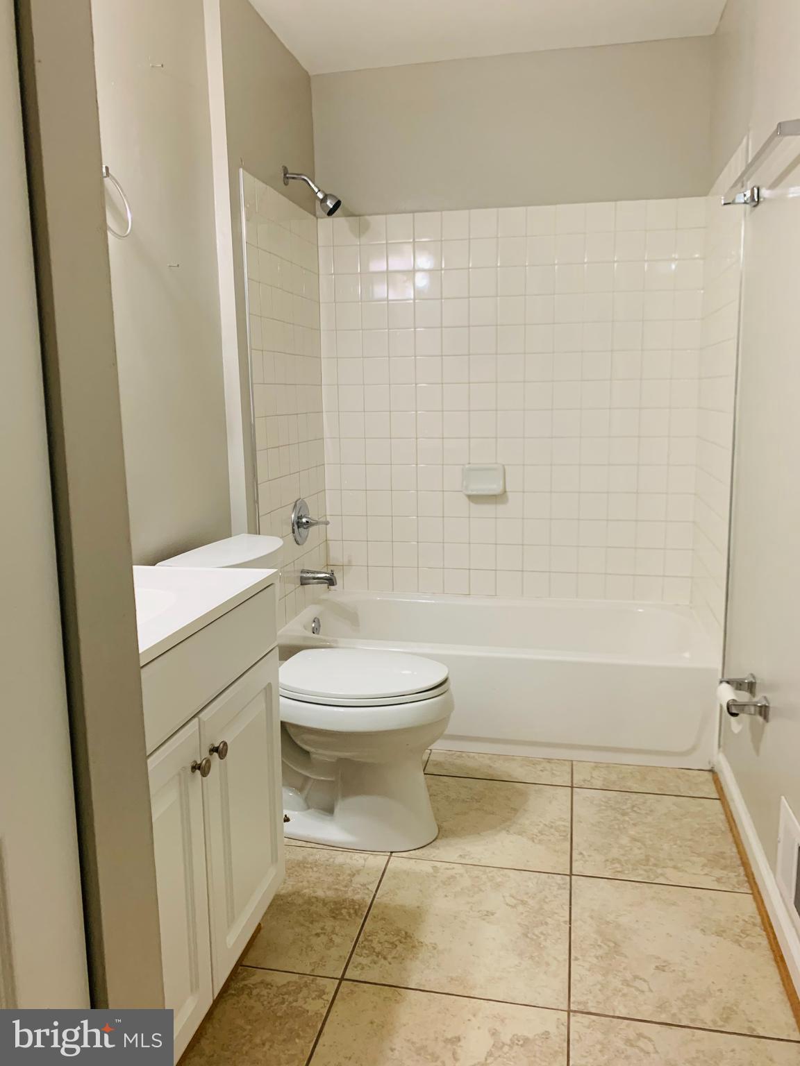 WHISKEY BOTTOM - Residential