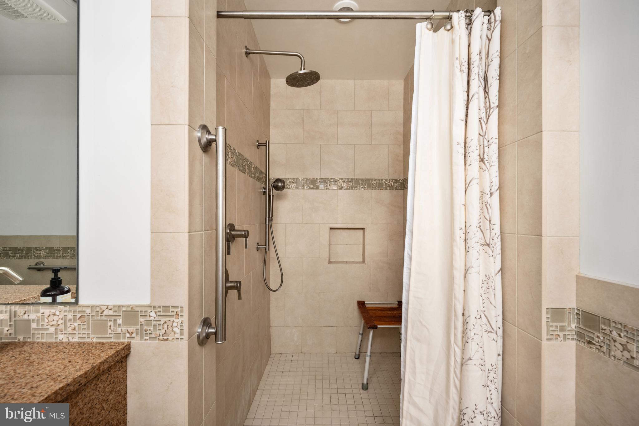 NORTH SPRINGFIELD - Residential