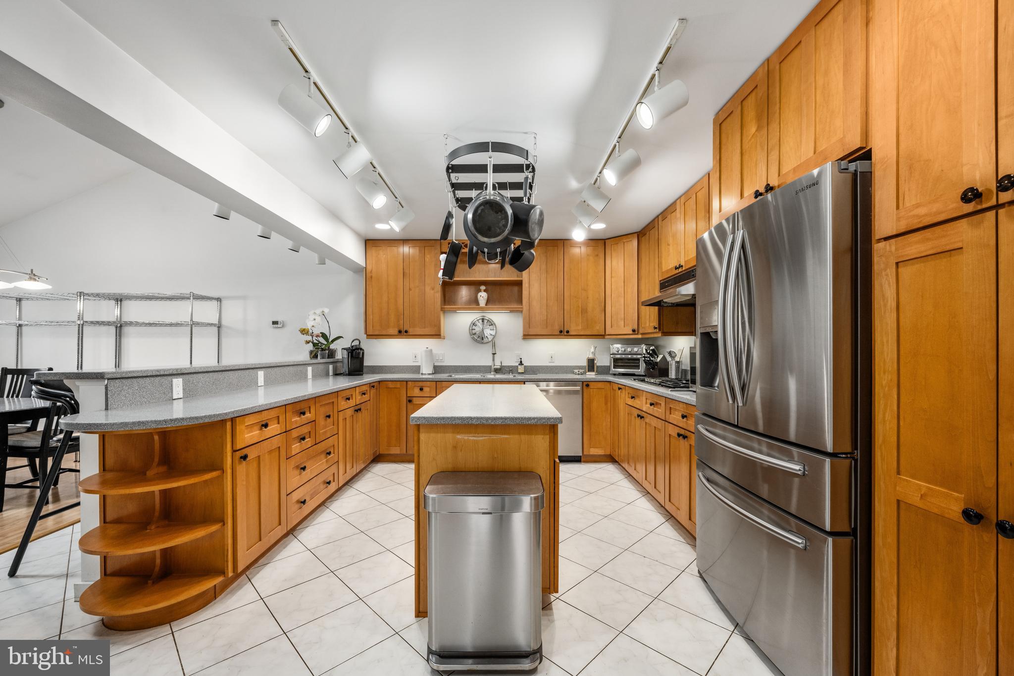 NORTH SPRINGFIELD - Residential