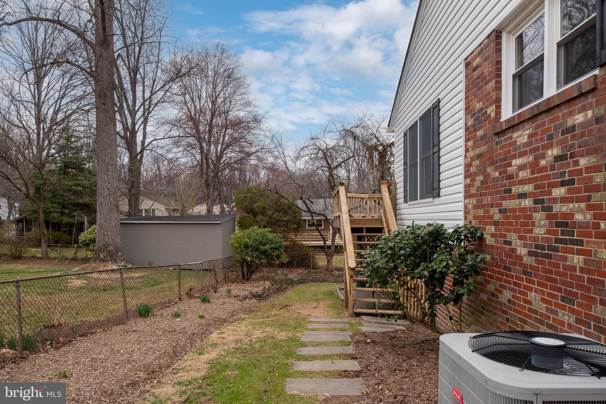 NORTH SPRINGFIELD - Residential