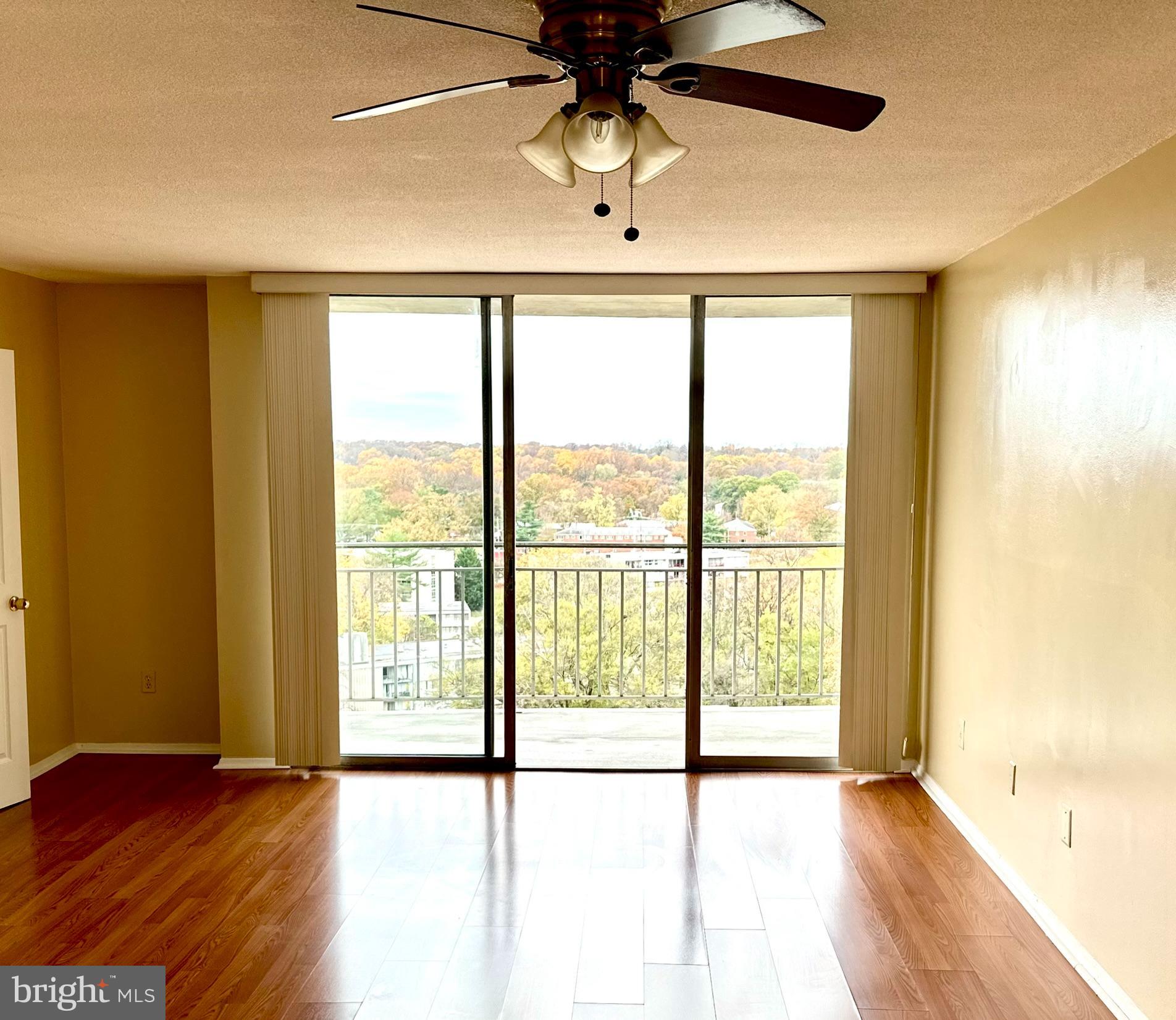 PRESIDENTIAL TOWERS - Residential