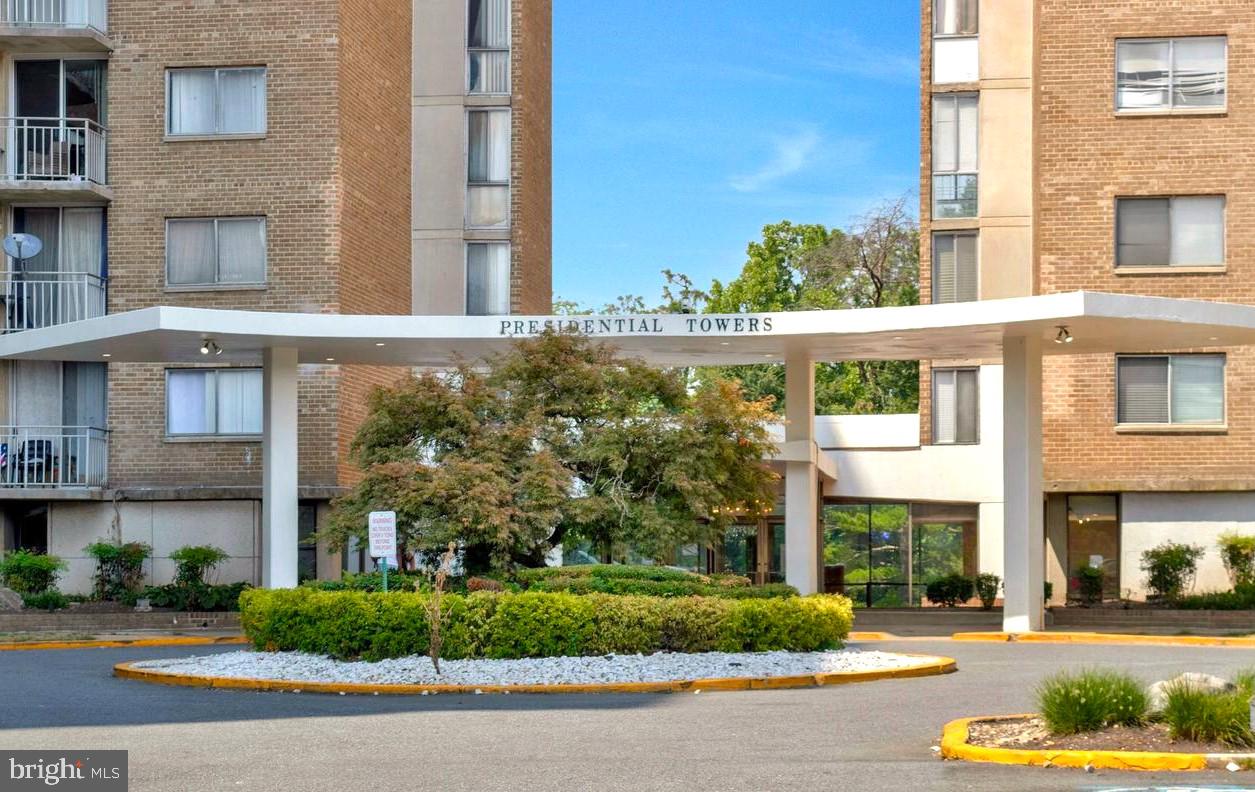 PRESIDENTIAL TOWERS - Residential