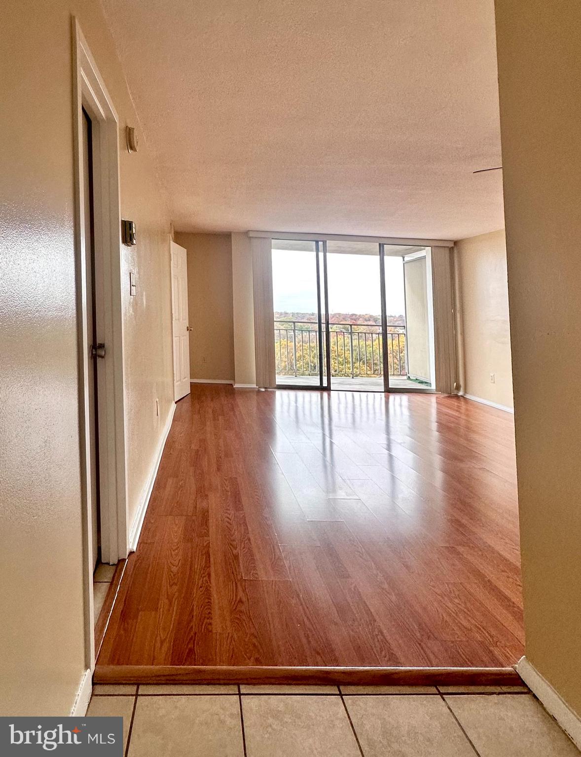 PRESIDENTIAL TOWERS - Residential