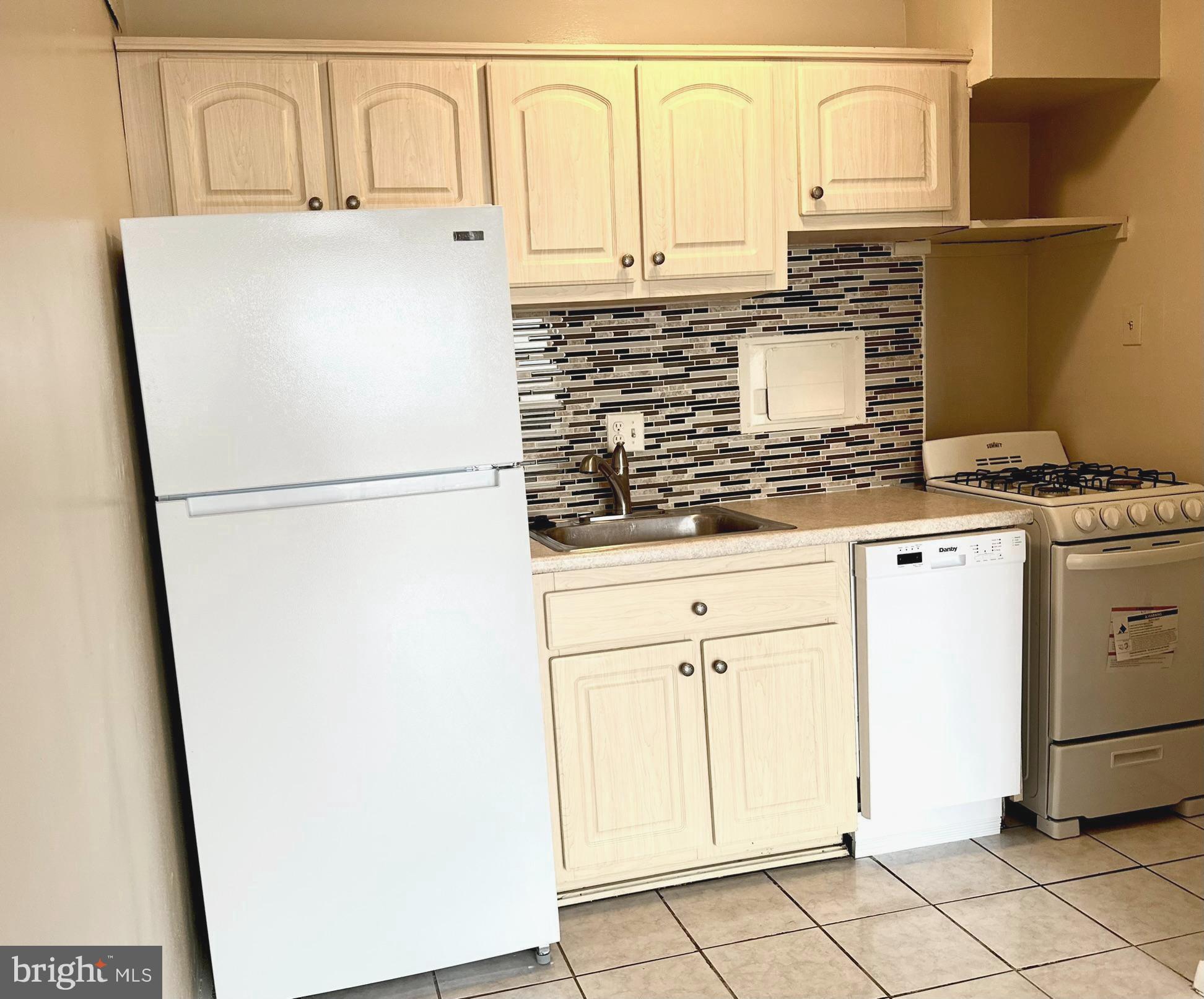 PRESIDENTIAL TOWERS - Residential