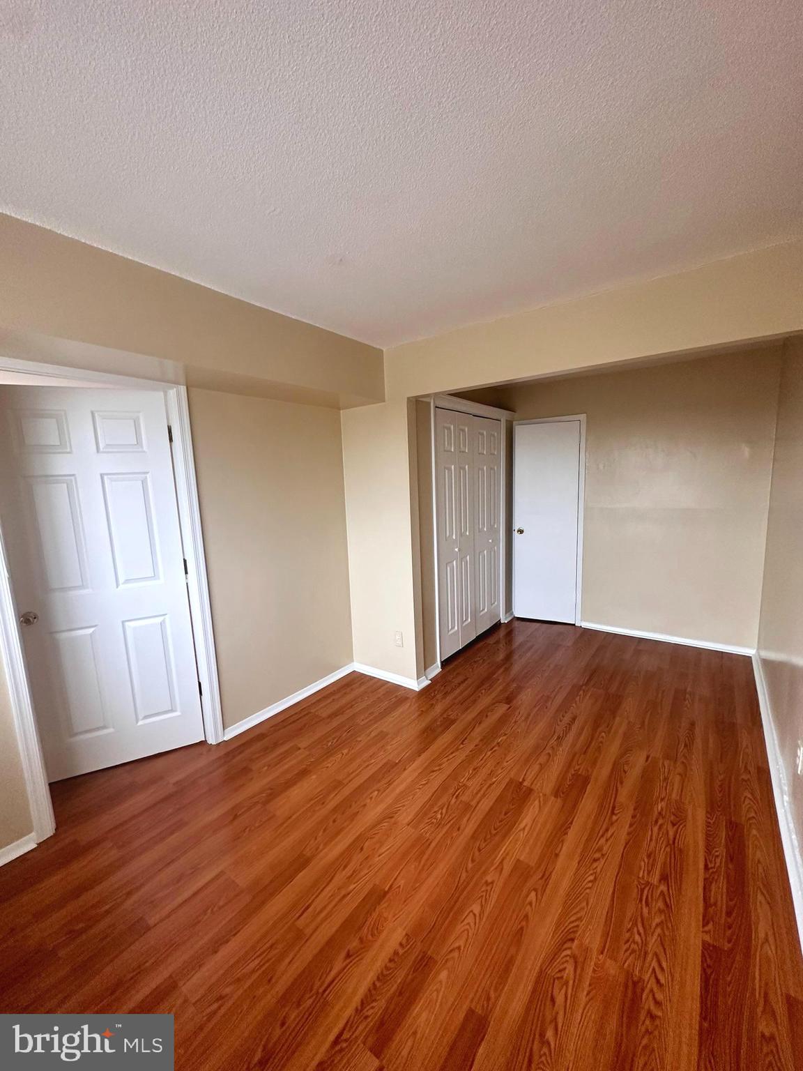 PRESIDENTIAL TOWERS - Residential