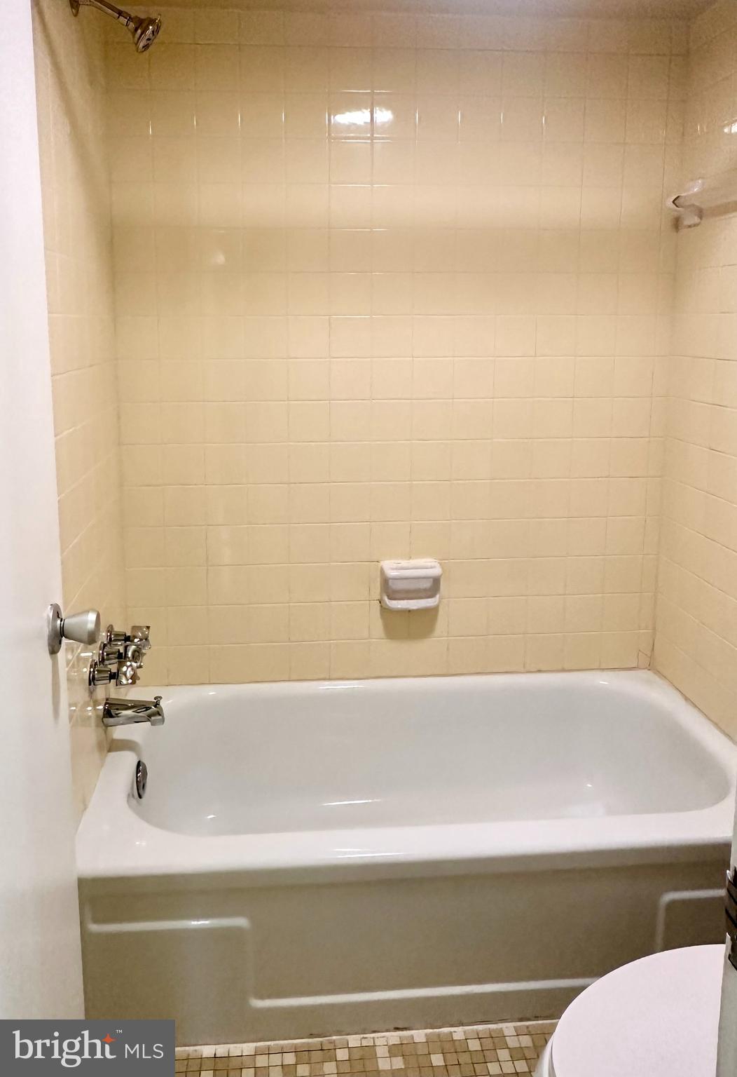 PRESIDENTIAL TOWERS - Residential