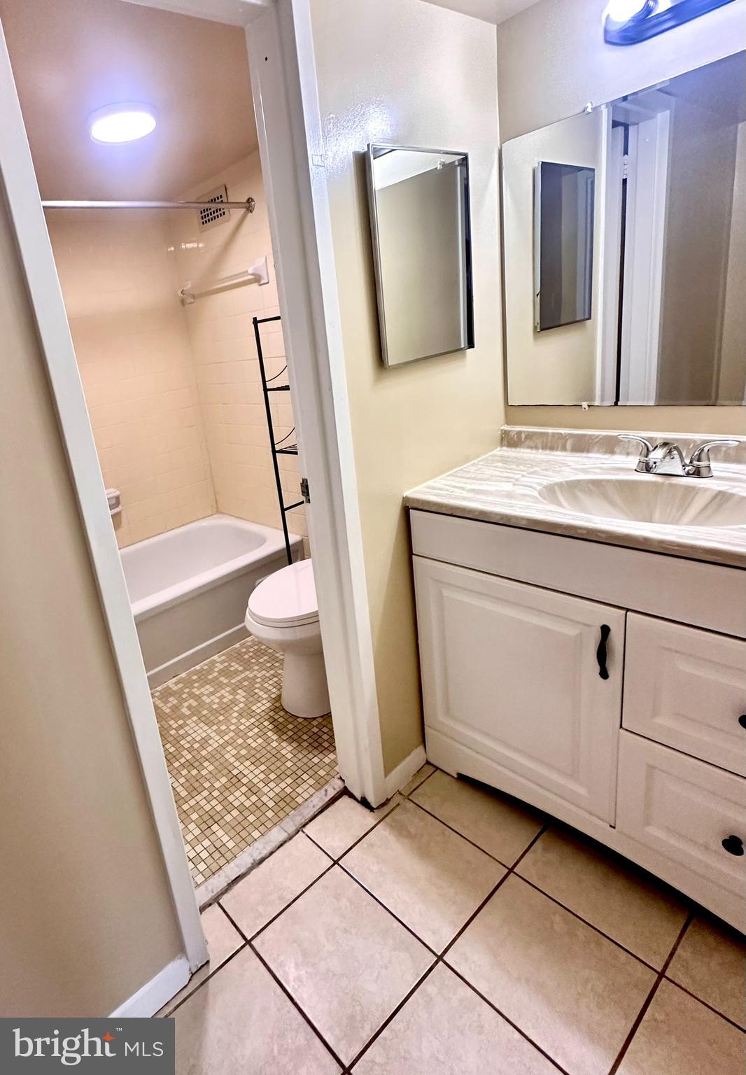 PRESIDENTIAL TOWERS - Residential