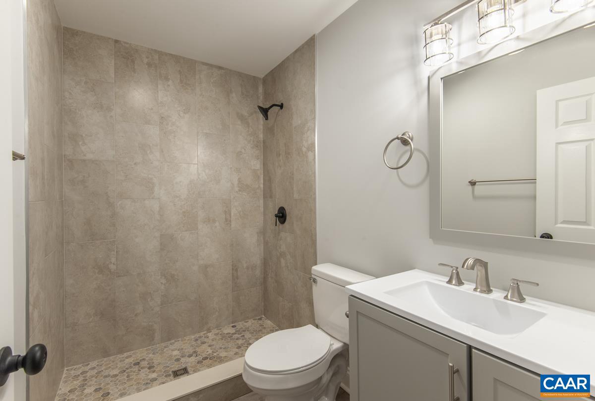 LAKE MONTICELLO - Residential