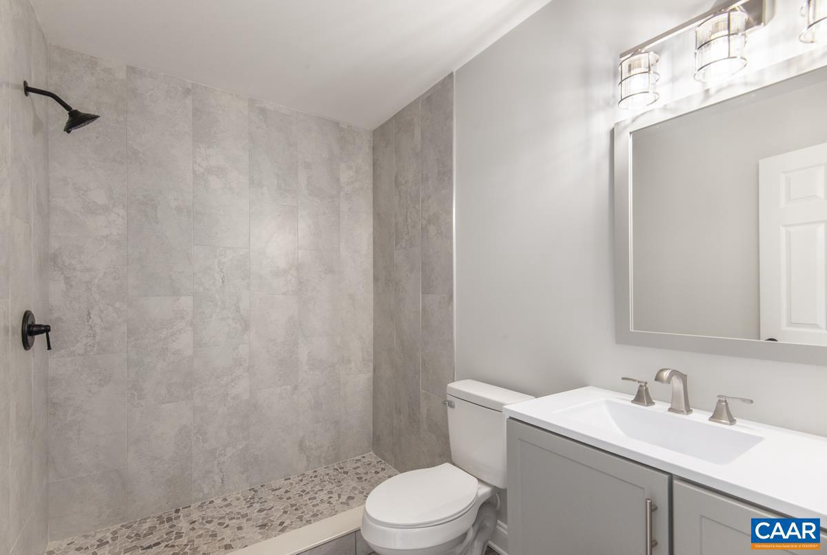 LAKE MONTICELLO - Residential