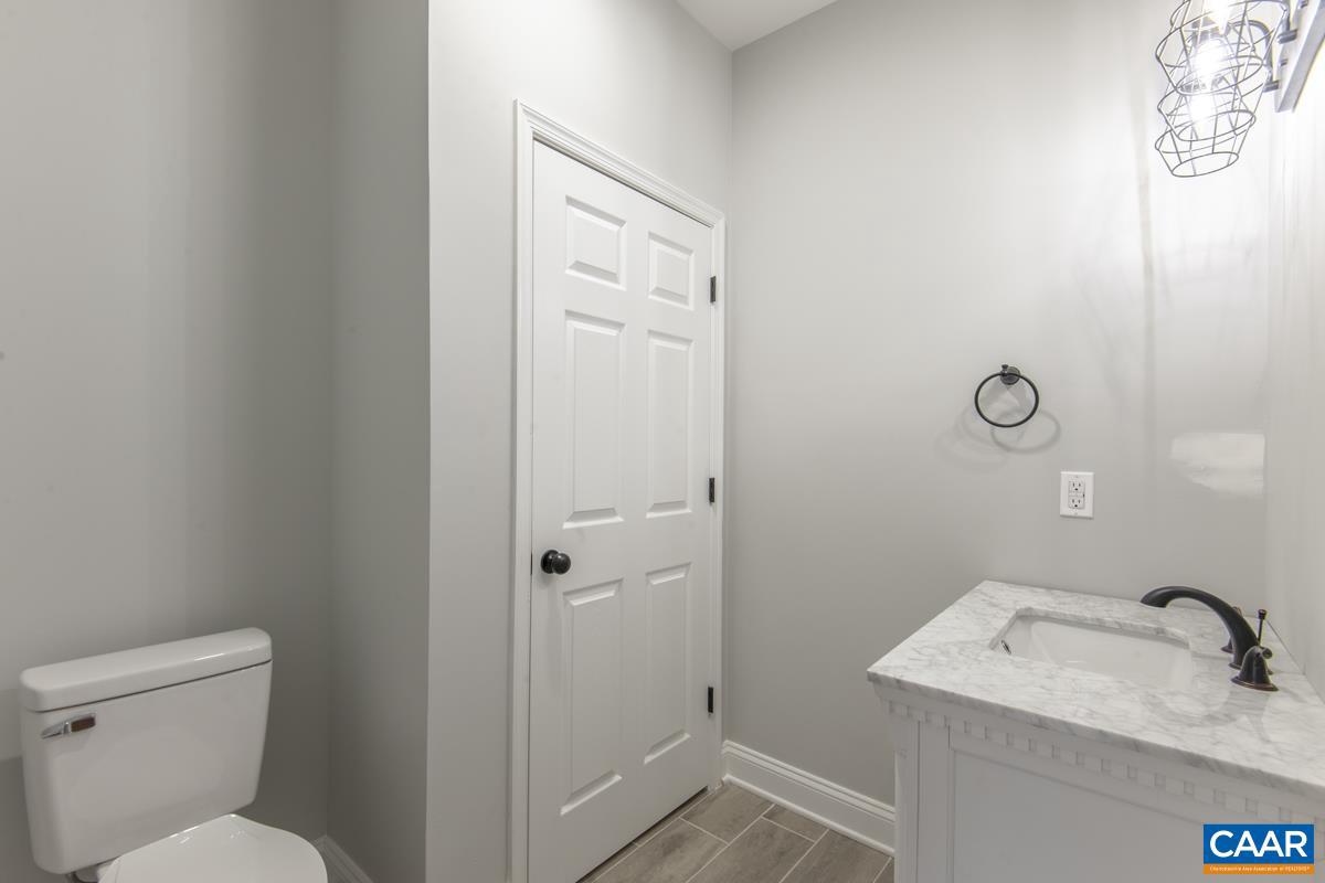 LAKE MONTICELLO - Residential