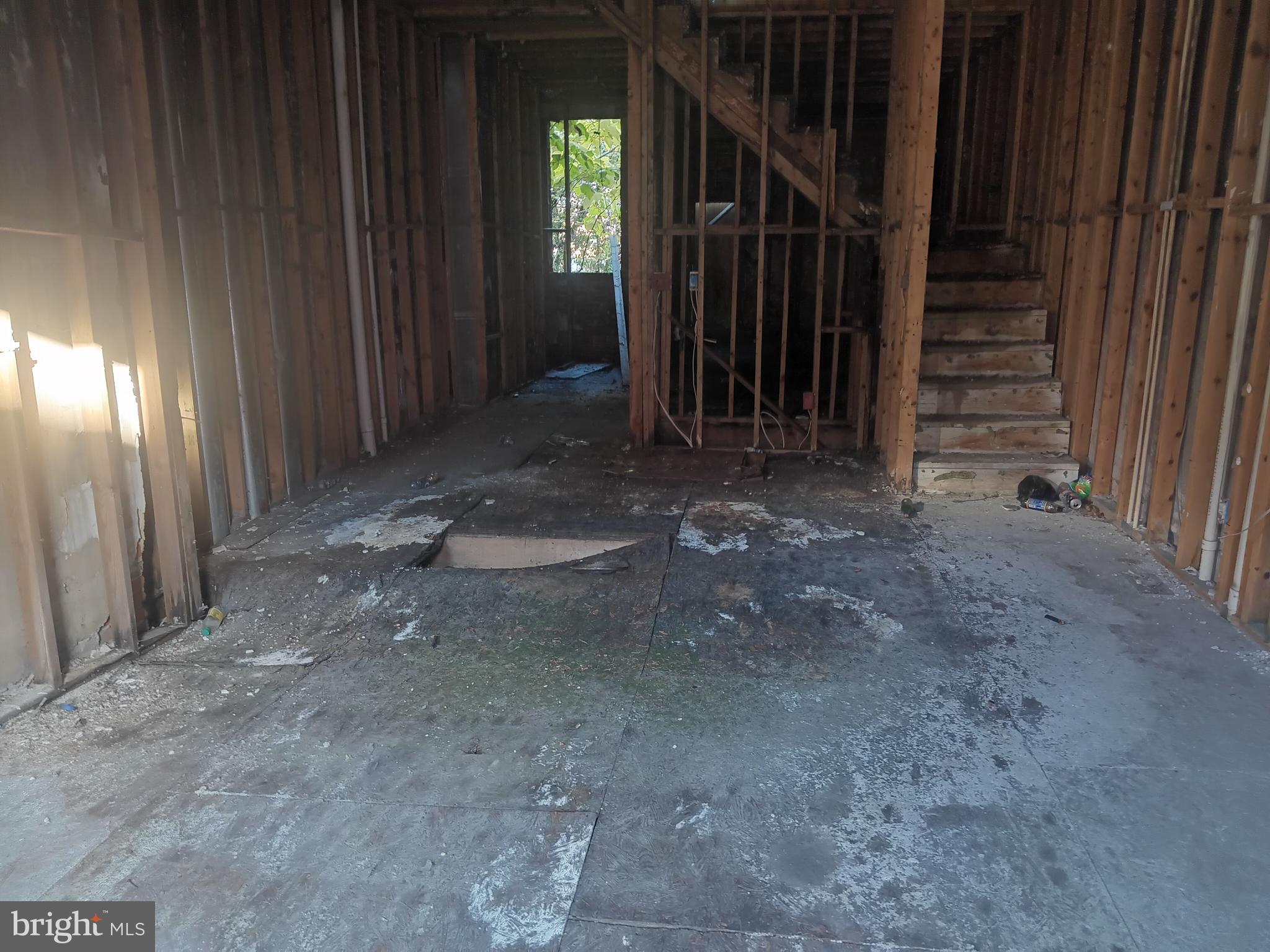 SANDTOWN-WINCHESTER - Residential