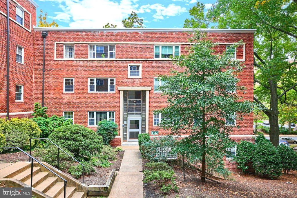 Photo of 1322 Fort Myer Drive #914, ARLINGTON, VA 22209 (MLS # VAAR2064938)