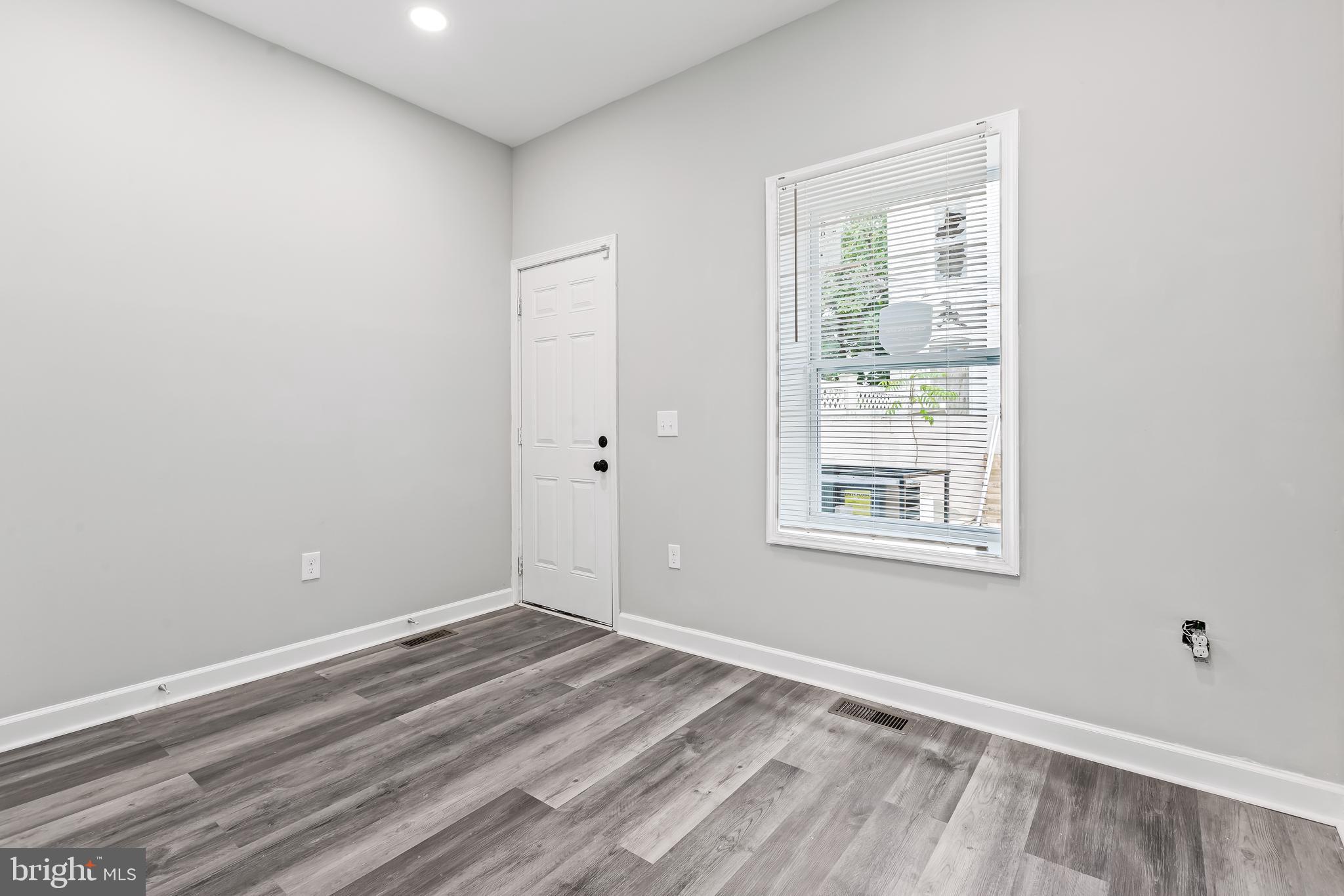 MADISON EASTEND - Residential Lease