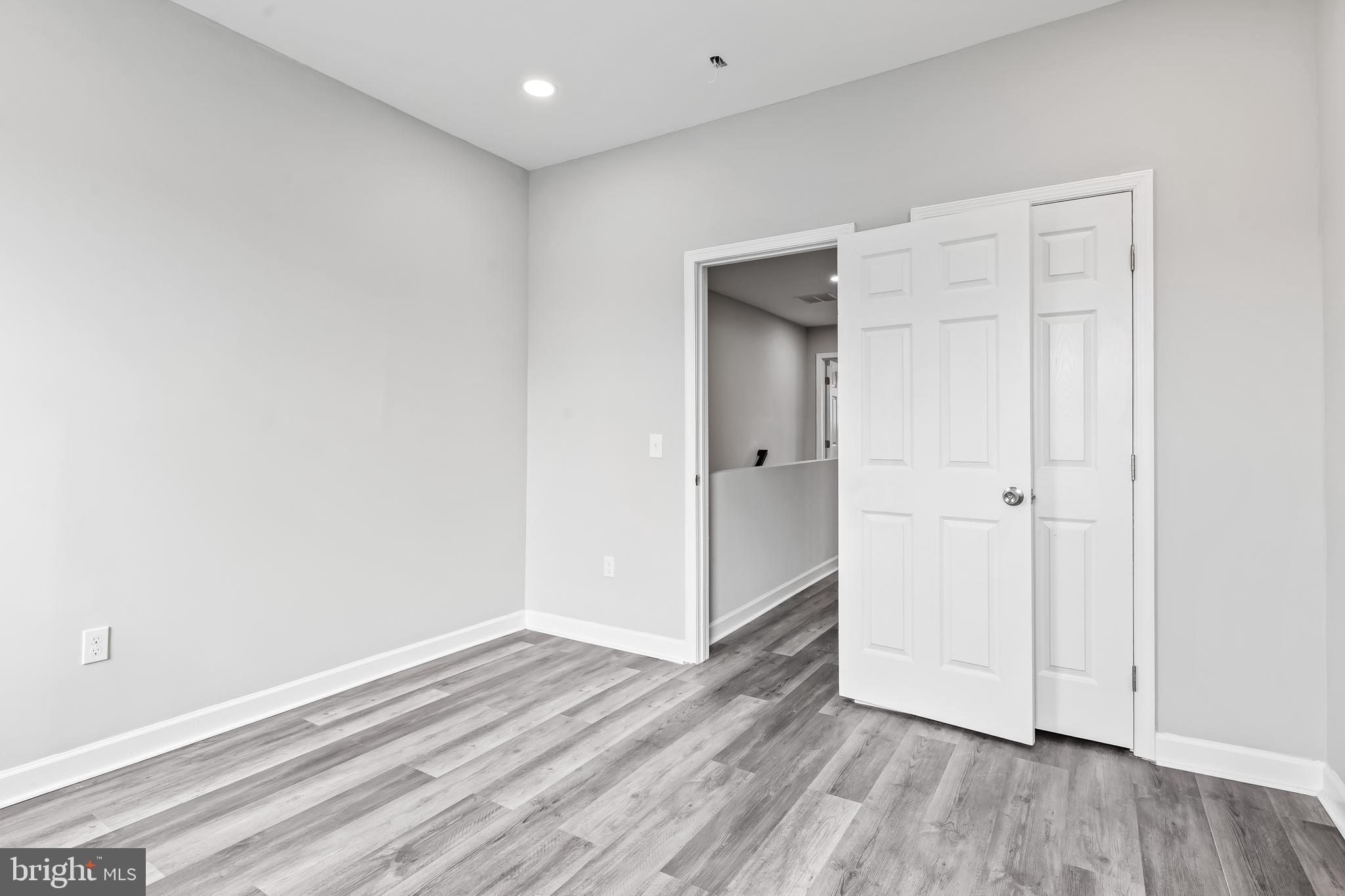 MADISON EASTEND - Residential Lease