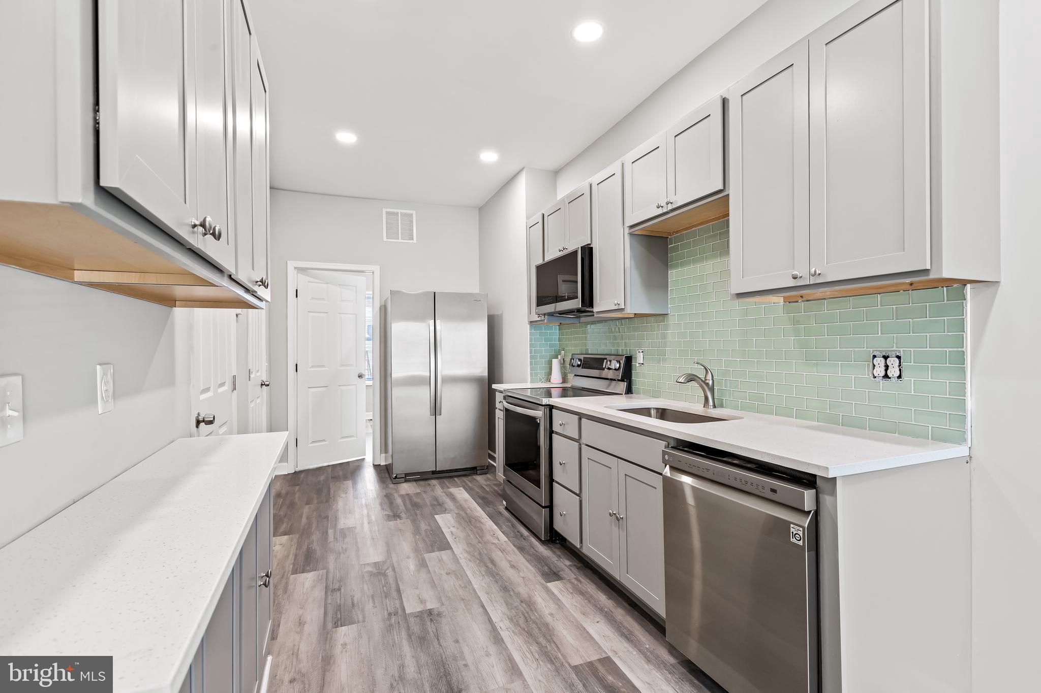 MADISON EASTEND - Residential Lease