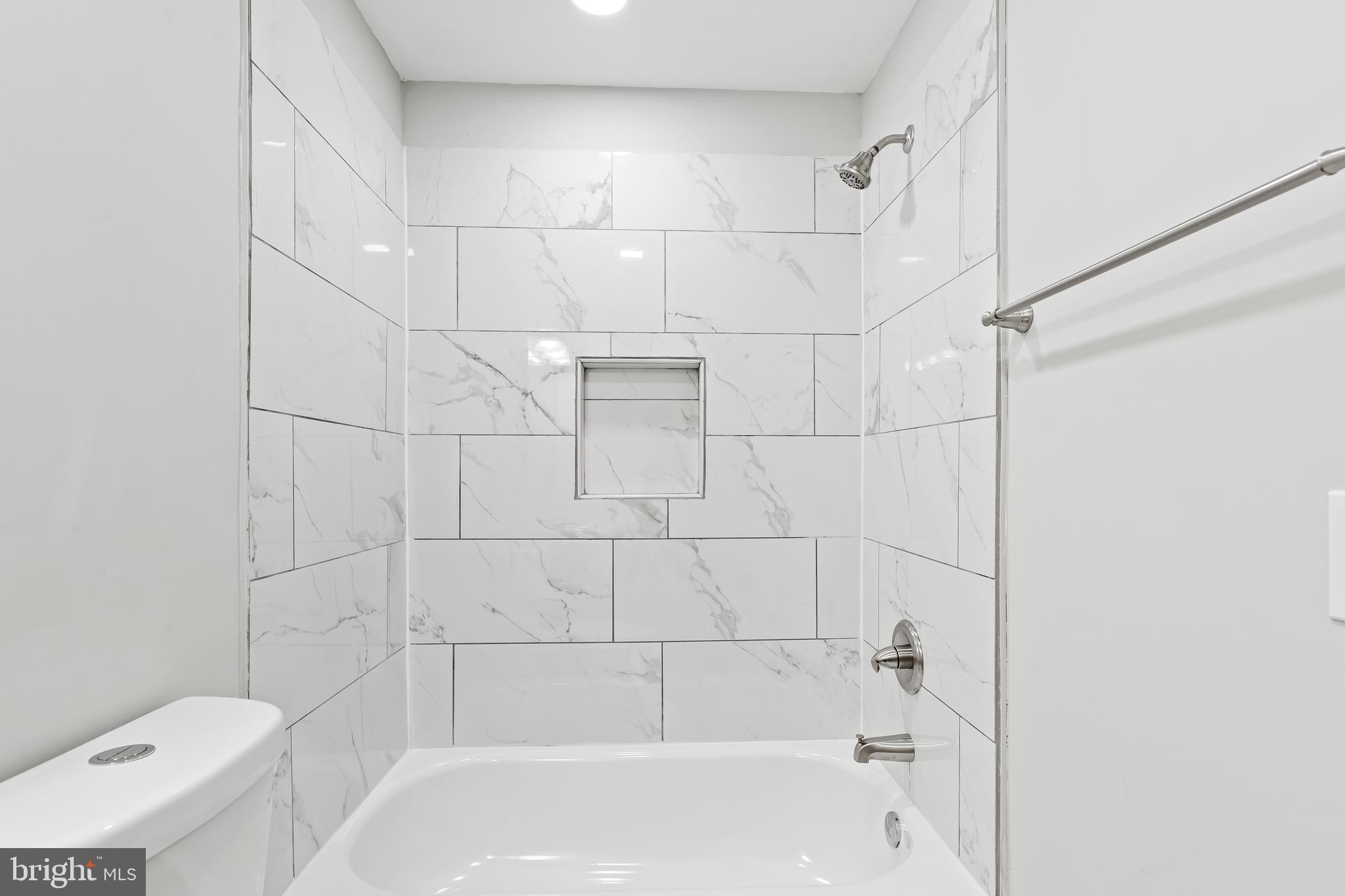 MADISON EASTEND - Residential Lease