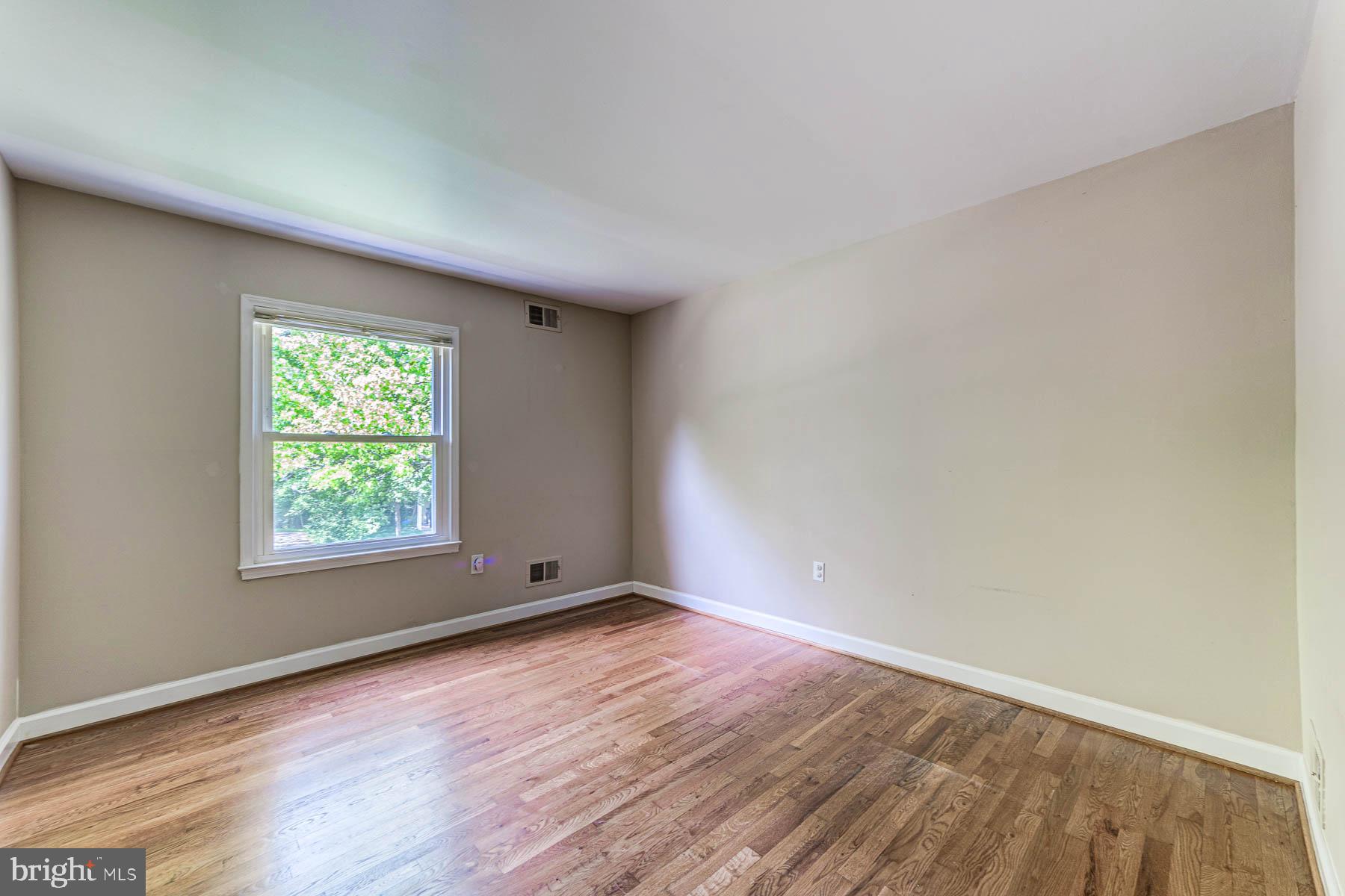 BAYTOMAC WOODS - Residential Lease