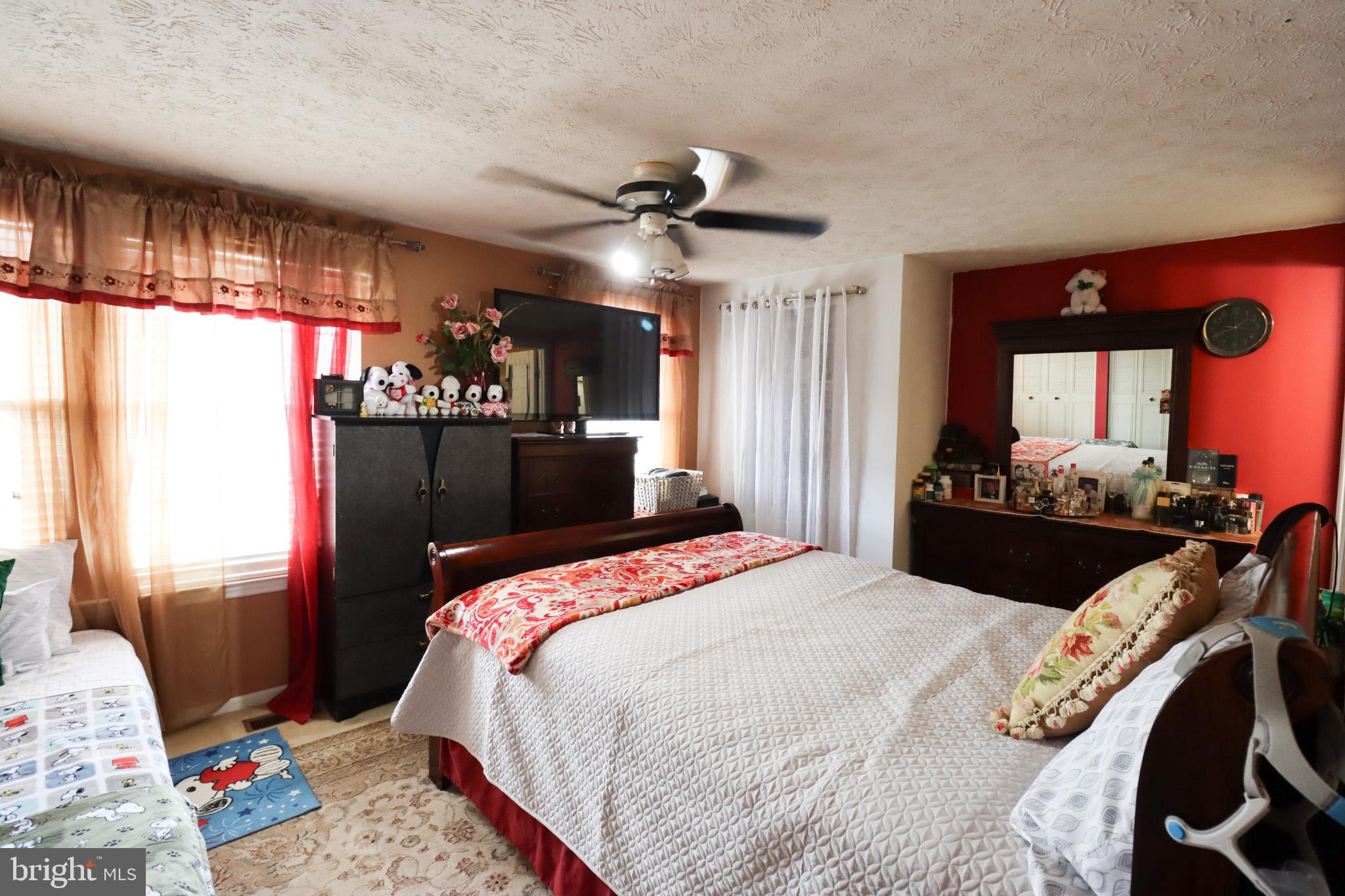 GREEN HOLLY WOODS - Residential