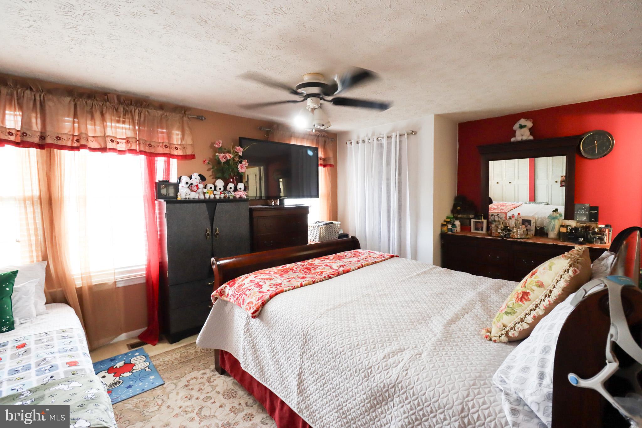 GREEN HOLLY WOODS - Residential