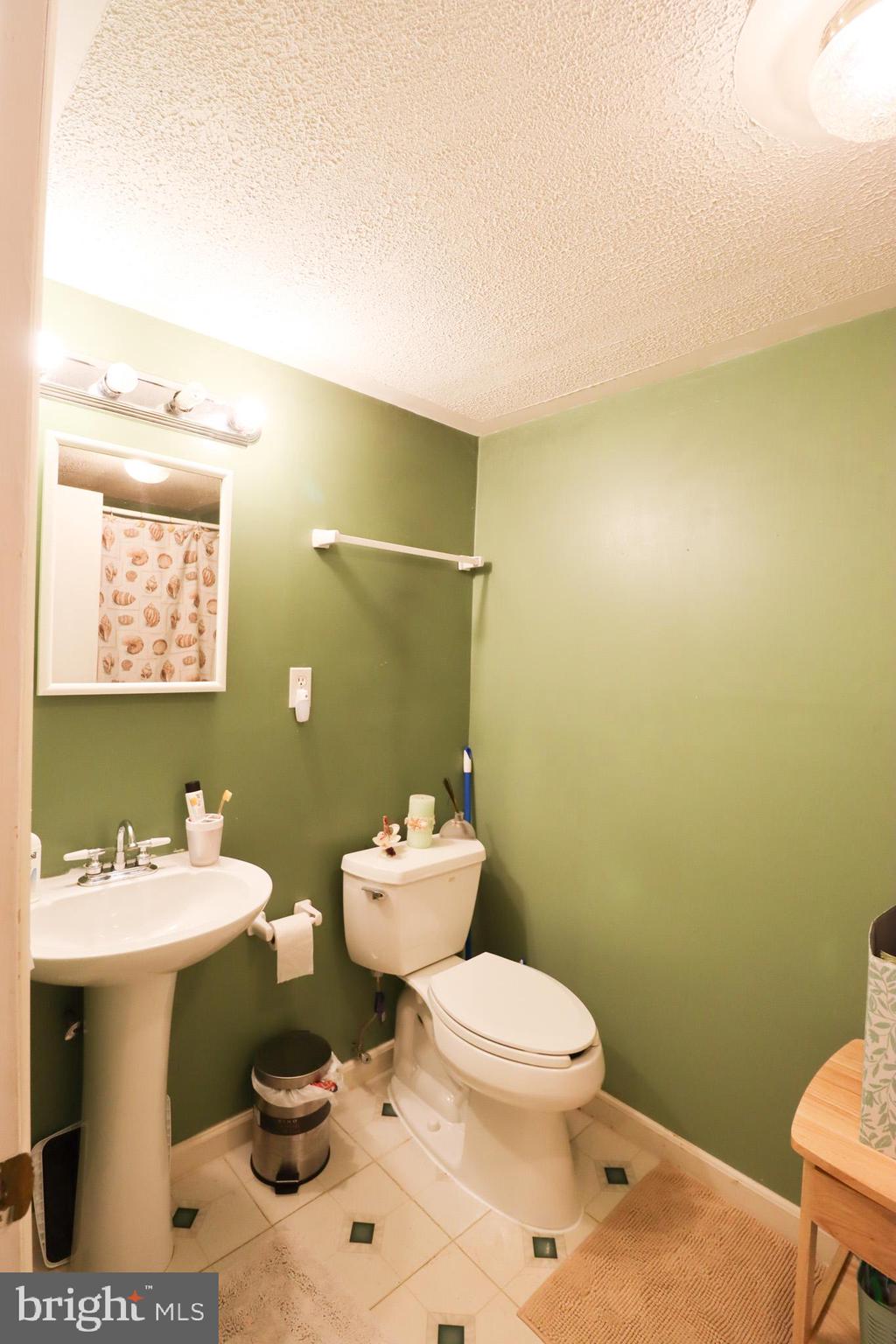 GREEN HOLLY WOODS - Residential