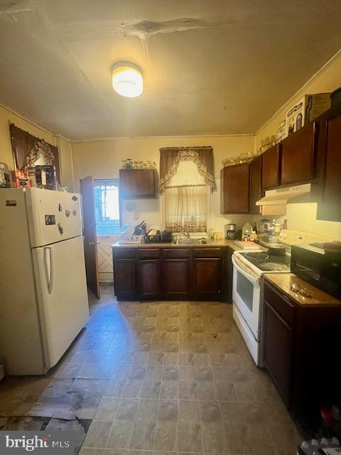 Welcome to 4035 N 13th St. This is an exceptional opportunity for a first time buyer or investor looking to start or add to their real estate portfolio. This 3 bed/1 bath home has a new heater, water heater, electric panel and roof. Some light cosmetic work is needed. Schedule your showing today!