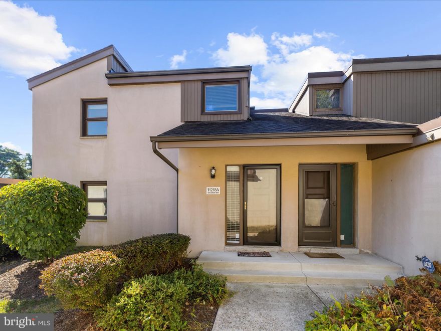 Welcome Home!
Step into this charming 3-bedroom, 1.5-bath townhome-style condo filled with natural light and thoughtful updates throughout. The modern kitchen boasts granite countertops and stainless steel appliances, perfect for both everyday living and entertaining.
Cozy up by the wood-burning fireplace in the spacious living area, or enjoy your morning coffee in the enclosed paver patio, complete with a storage shed for added convenience.
This home is centrally located in a sought-after community, with access to top-rated schools, shopping, and dining just minutes away.
Whether you're a first-time buyer or looking to downsize, this move-in ready home is waiting for its new owners. Don’t miss out!