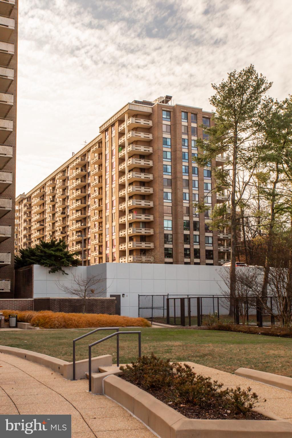 ENCORE OF MCLEAN - Residential Lease