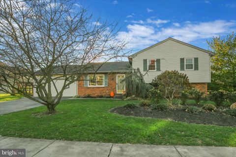 Photo of 60 S ASPEN DR, MOUNT JOY, PA 17552 (MLS # PALA2028174)