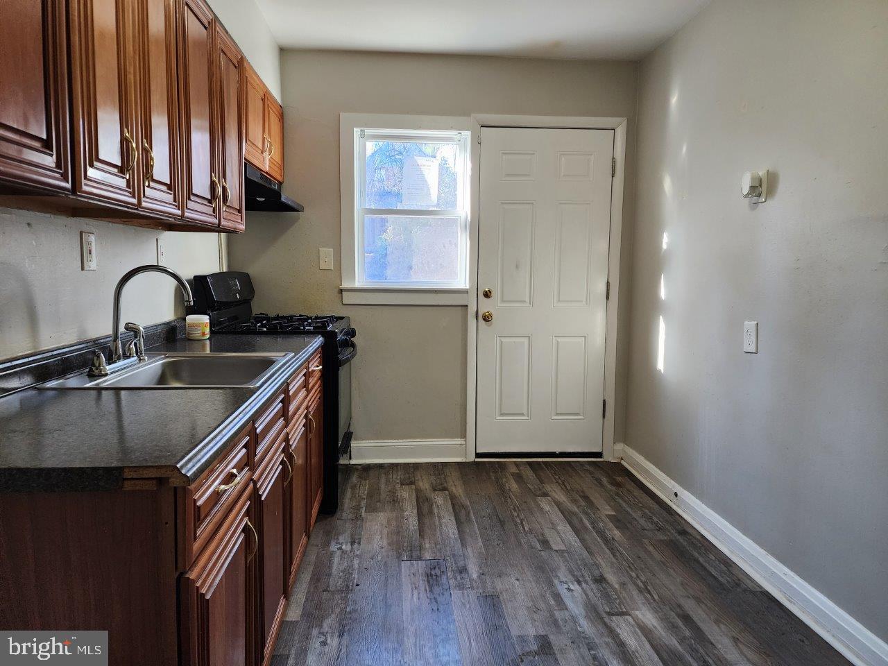 CHINQUAPIN PARK - Residential