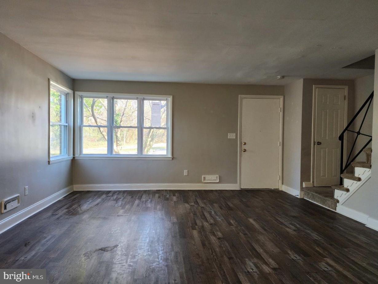 CHINQUAPIN PARK - Residential