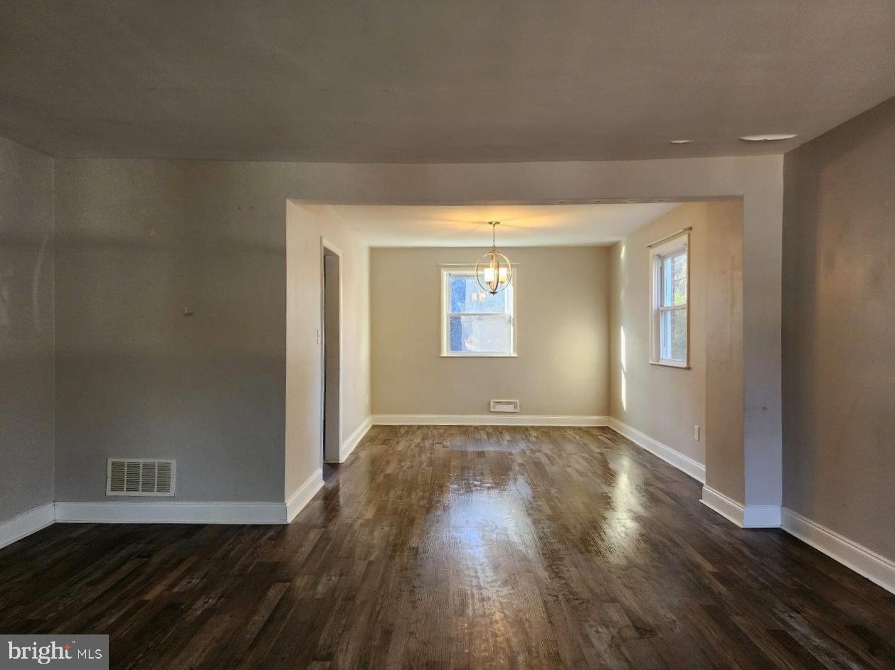 CHINQUAPIN PARK - Residential