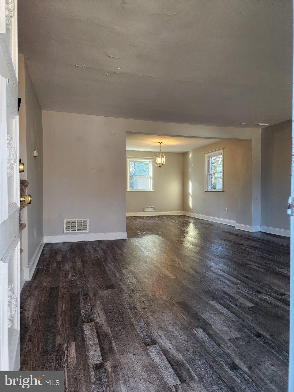 CHINQUAPIN PARK - Residential