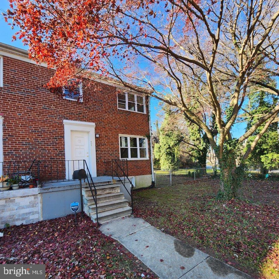 CHINQUAPIN PARK - Residential