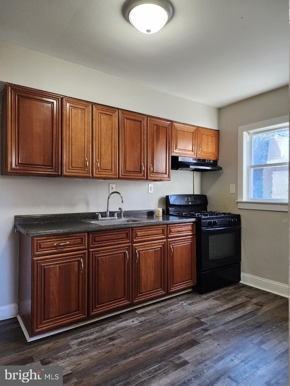 CHINQUAPIN PARK - Residential