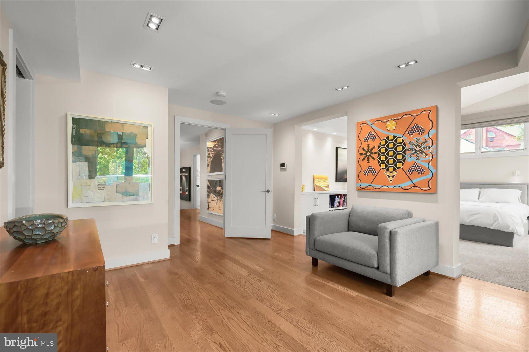FOREST HILLS - Residential