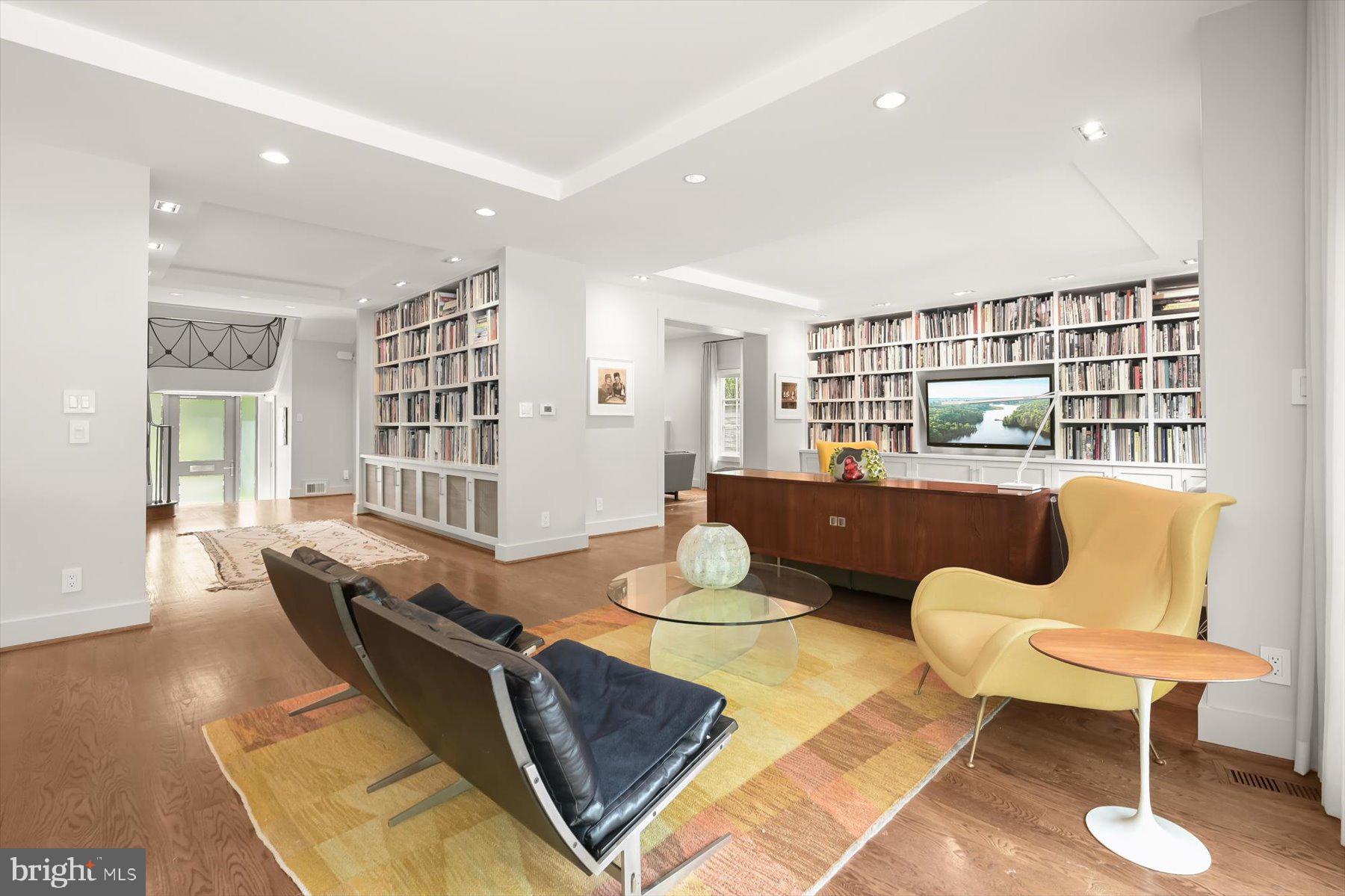 FOREST HILLS - Residential