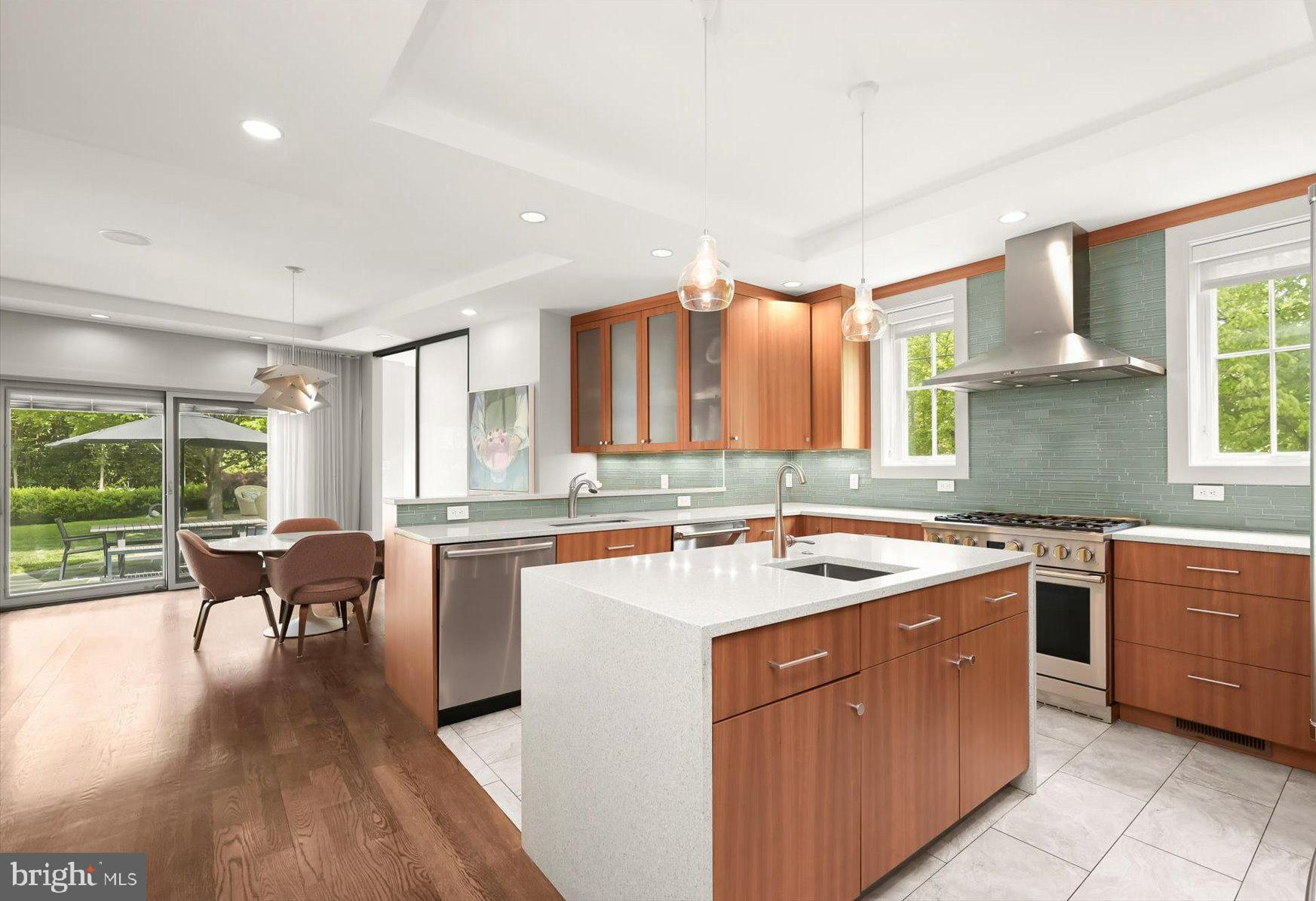 FOREST HILLS - Residential