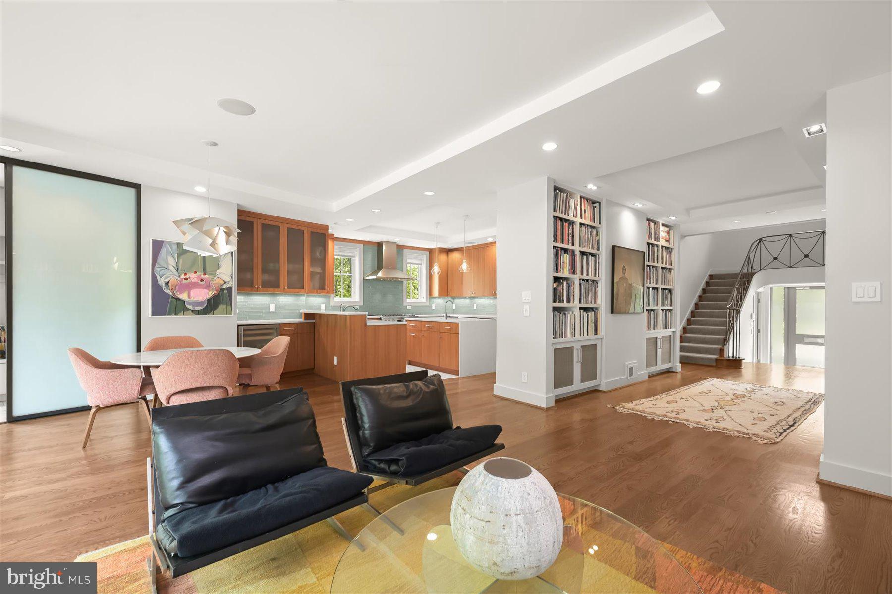 FOREST HILLS - Residential
