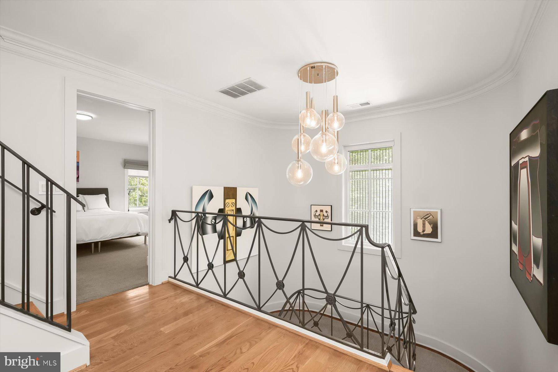 FOREST HILLS - Residential