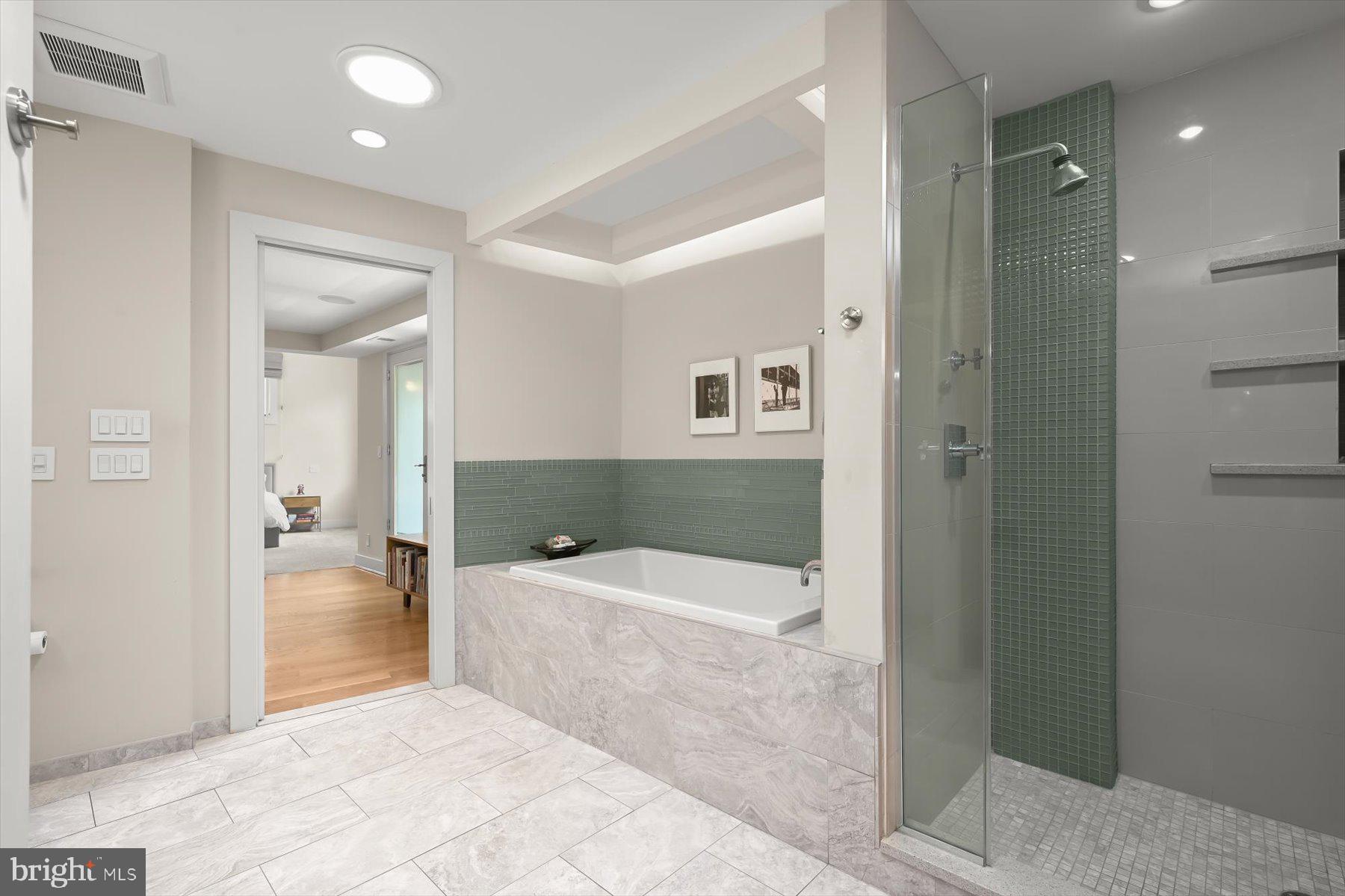 FOREST HILLS - Residential
