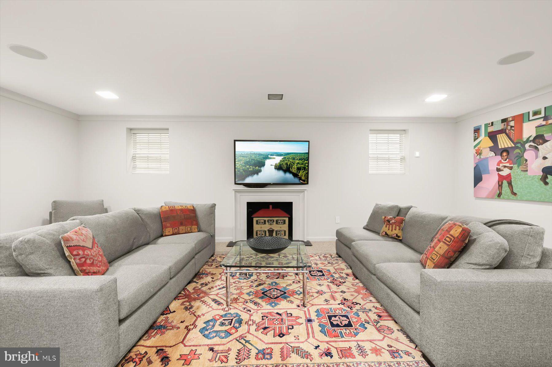 FOREST HILLS - Residential