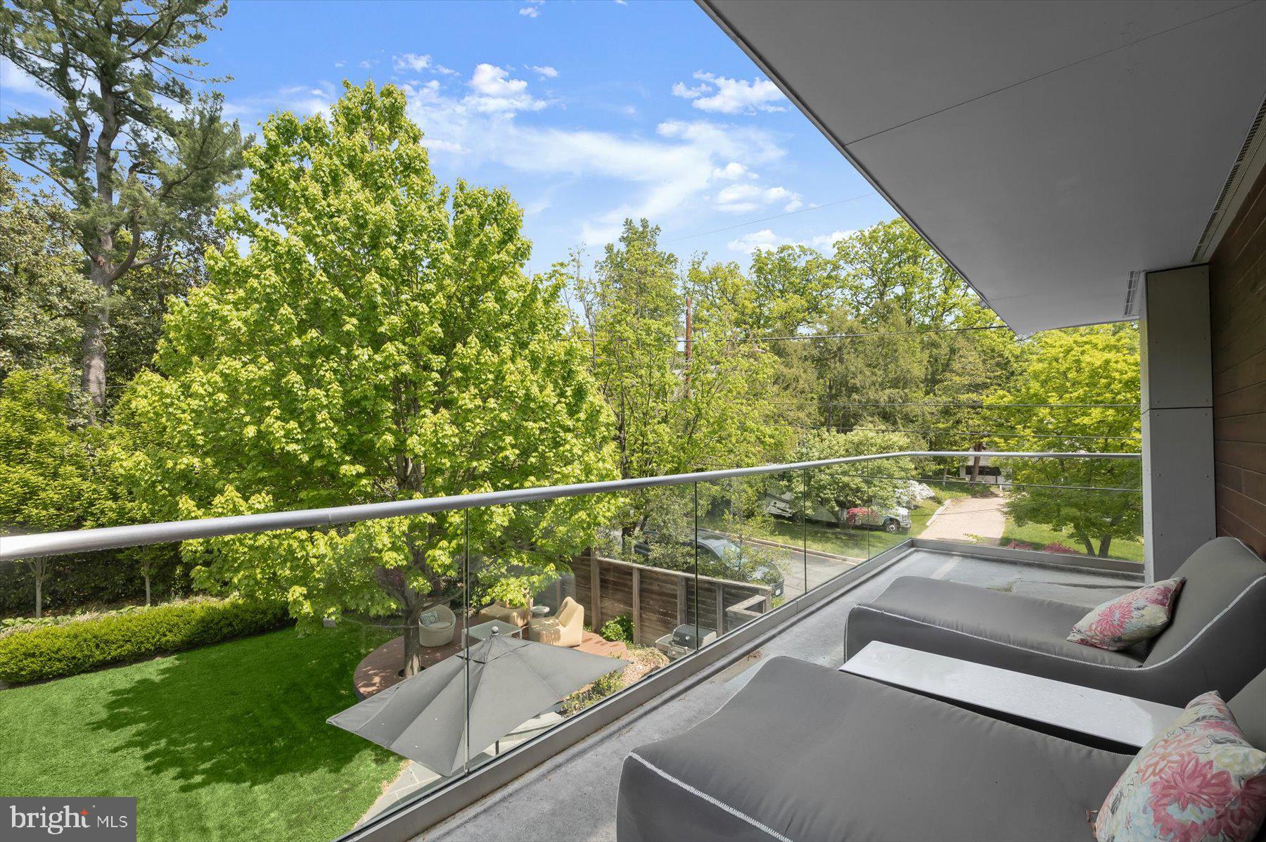 FOREST HILLS - Residential
